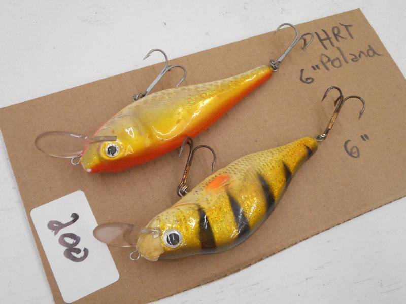 lot 200 image: (1) 9 Muskie Lure ...