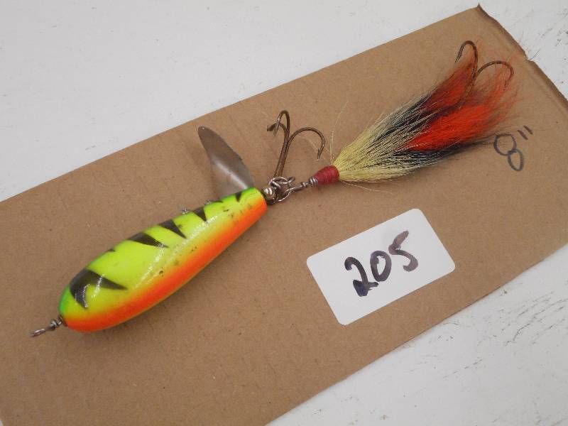 lot 205 image: (1) 8 Muskie Lure ...