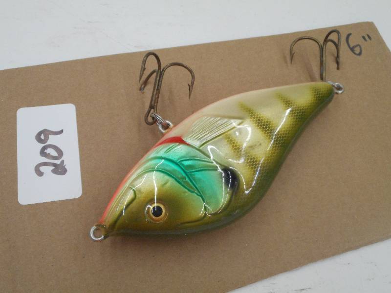 lot 209 image: (1) 6 Muskie Lure ...
