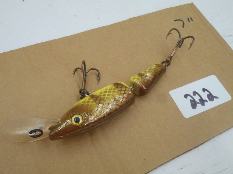 lot 222 image: (1) 7 Muskie Lure ...
