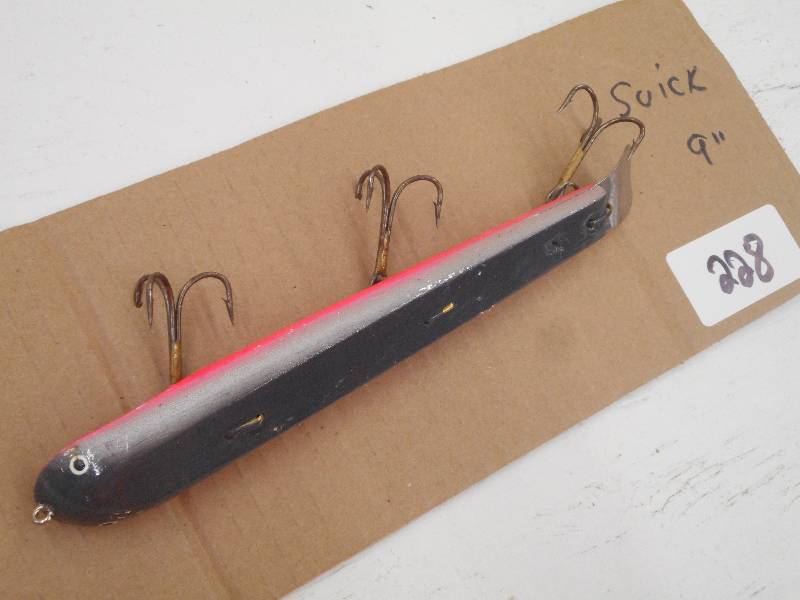 lot 228 image: (1) 9 Suick Muskie Lure ...