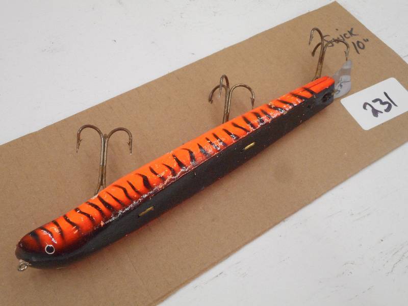 lot 231 image: (1) 10 Suick Muskie Lure ...
