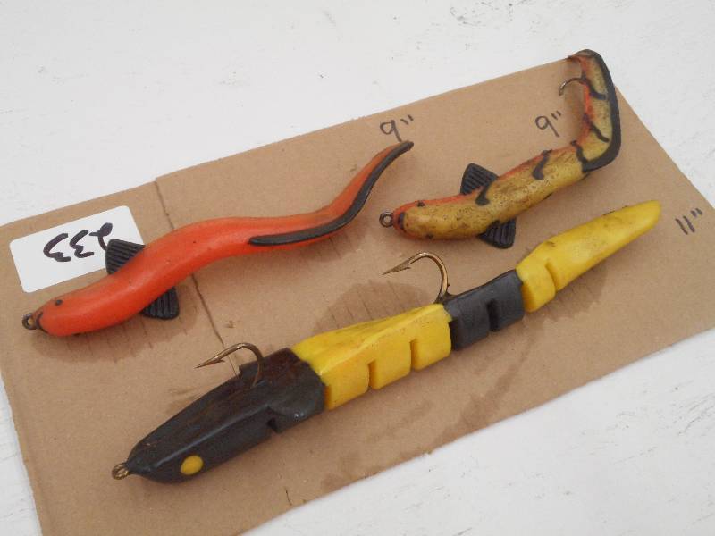 lot 233 image: (2) 9 & (1) 11 Muskie Lures ...