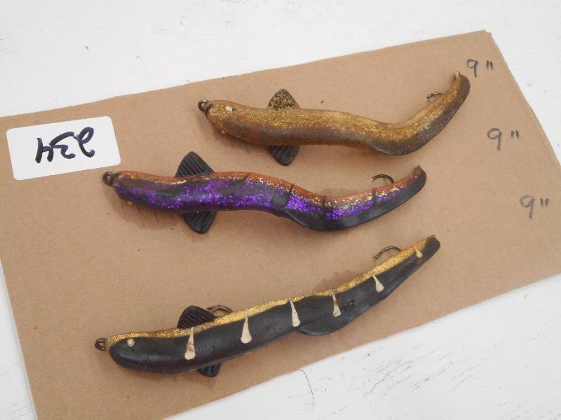 lot 234 image: (3) 9 Muskie Lures ...