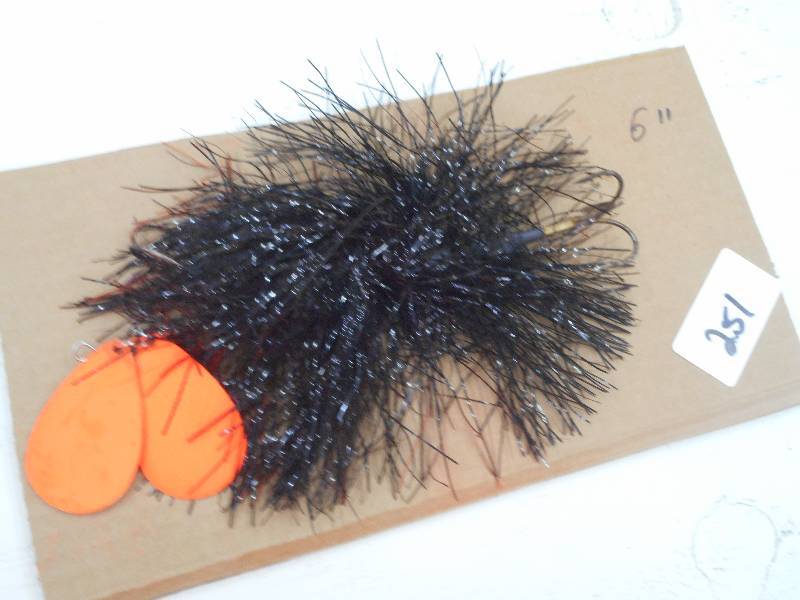 lot 251 image: (1) 6 Muskie Lure ...