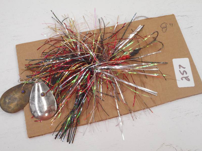 lot 257 image: (1) 8 Muskie Lure ...