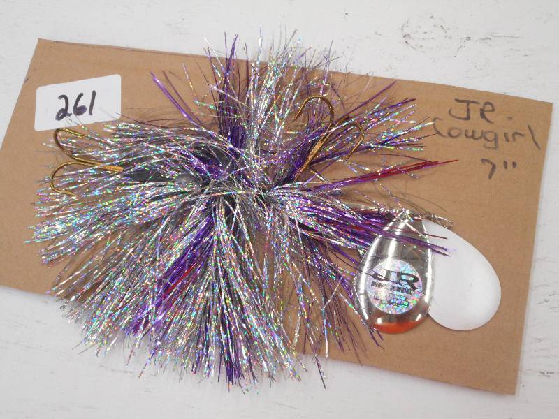 lot 261 image: (1) 7 Junior Cowgirl Muskie Lure ...