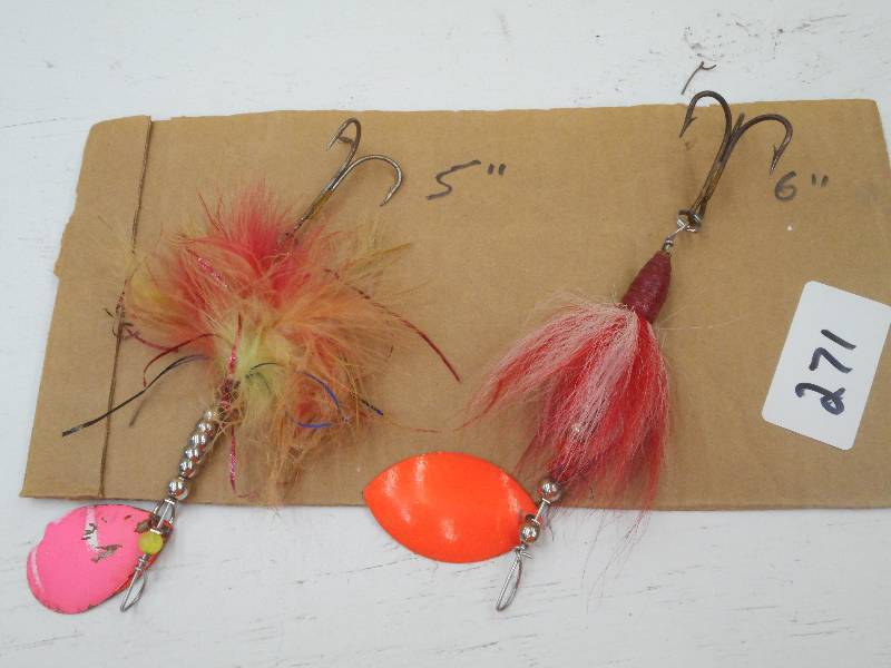 lot 271 image: (1) 5 & (1) 6 Muskie Lures ...