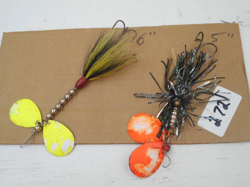 lot 272 image: (1) 5 & (1) 6 Muskie Lures ...