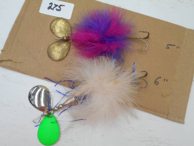 lot 275 image: (1) 5 & (1) 6 Muskie Lures ...