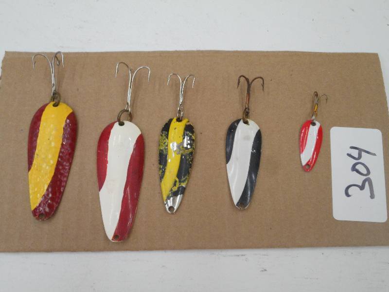 lot 304 image: (5) Assorted Spoon Lures ...