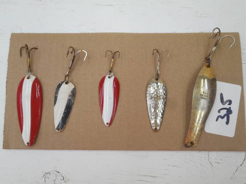 lot 325 image: (5) Assorted Spoon Lures ...