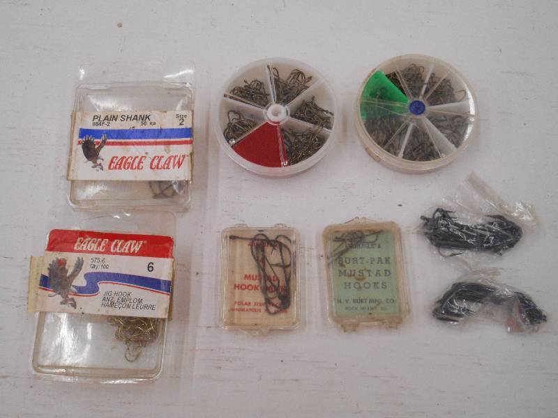 lot 354 image: Lot Of Assorted Fishing Hooks ...
