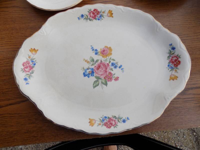 Coffee Cups & Saucers