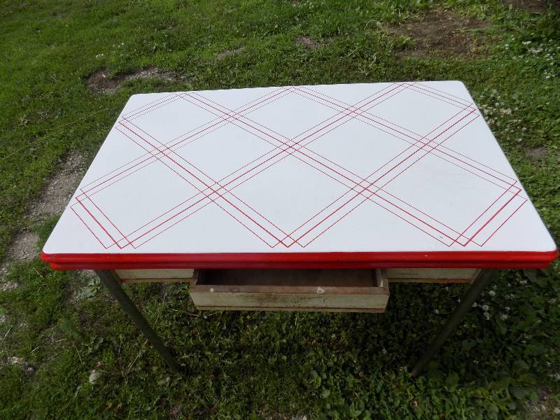 PorcelainEnamel Top Kitchen Table