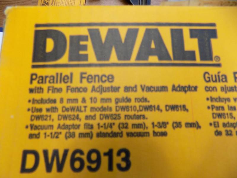 DeWALT Parallel Fence