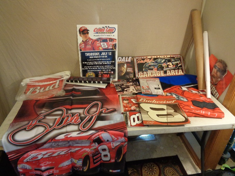 lot 52 image: Dale Earnhardt Nascar Collectibles