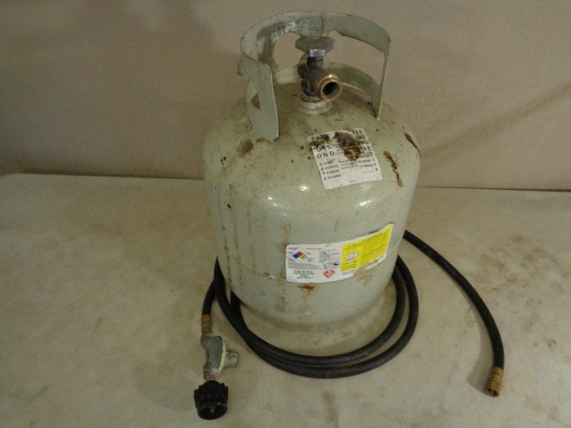 lot 66 image: 20 lb Propane Tank with Hose and Regulator