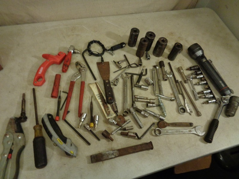 lot 78 image: Snap On Torx Sockets and Assorted Tools