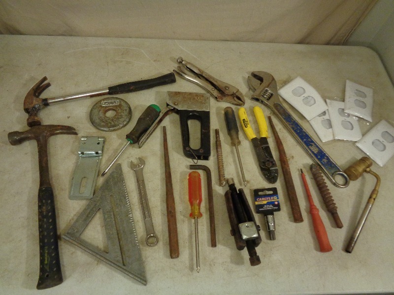 lot 81 image: Assorted Hand Tools