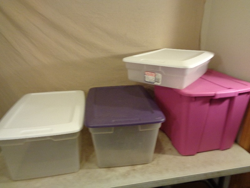 lot 86 image: 4 Totes with Lids
