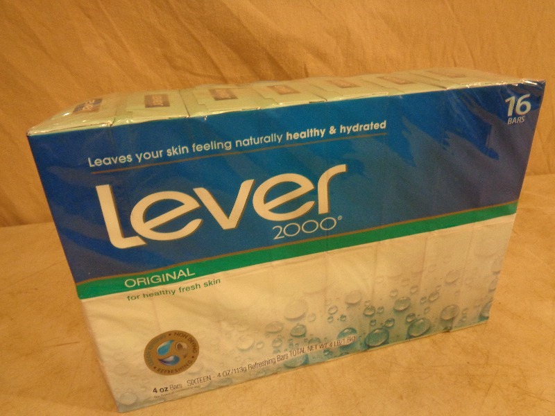 lot 103 image: New Lever 2000 Bar Soap