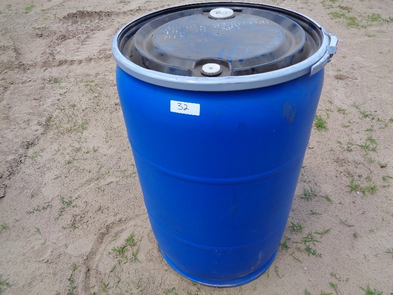 lot 32 image: Plastic Barrel