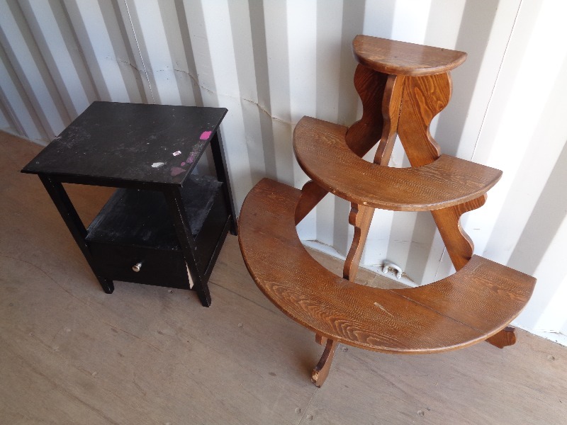 lot 125 image: 2 Stands