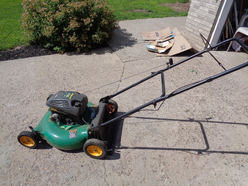 lot 130 image: Weed Eater Lawn Mower
