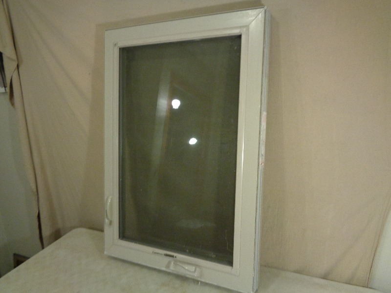lot 136 image: 20 x 40 Vinyl Window
