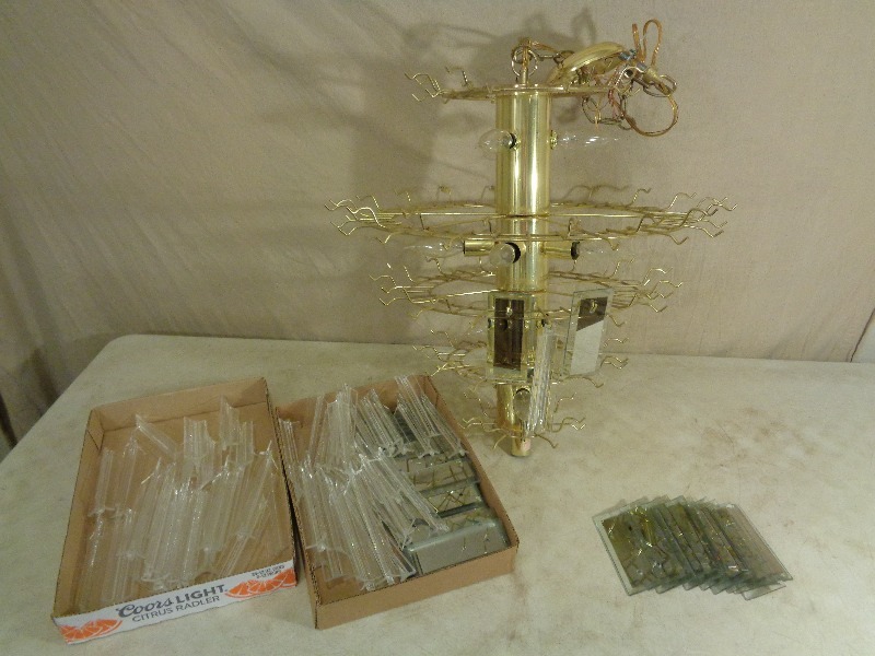 lot 139 image: Neat Chandelier