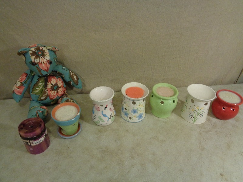 lot 145 image: Super Cute Bear and Assorted OilWax Melters