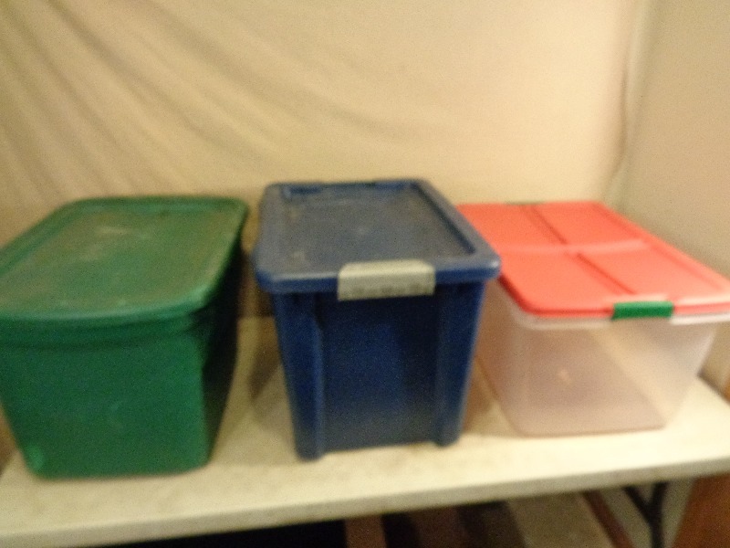 lot 165 image: 3 Totes with Lids