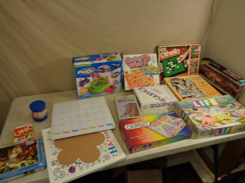 lot 171 image: Assorted Games, Puzzles, Etc