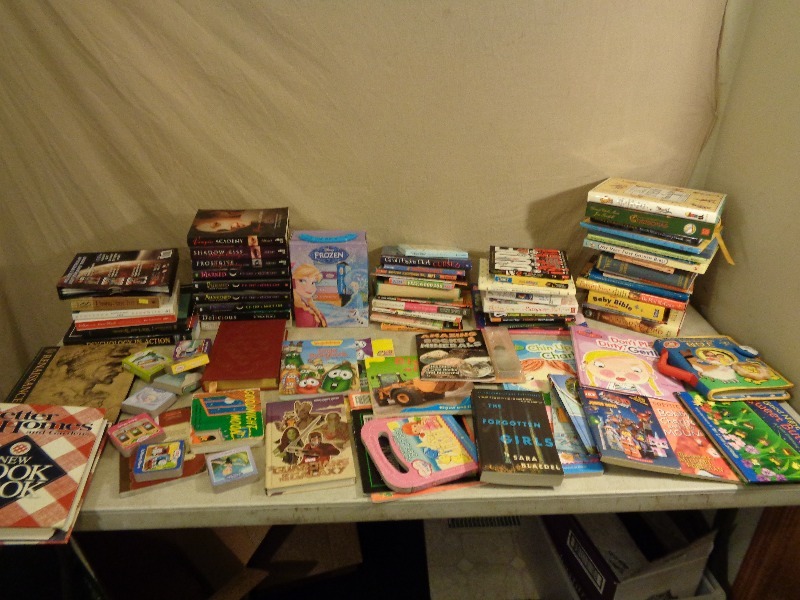 lot 186 image: Lot of Books