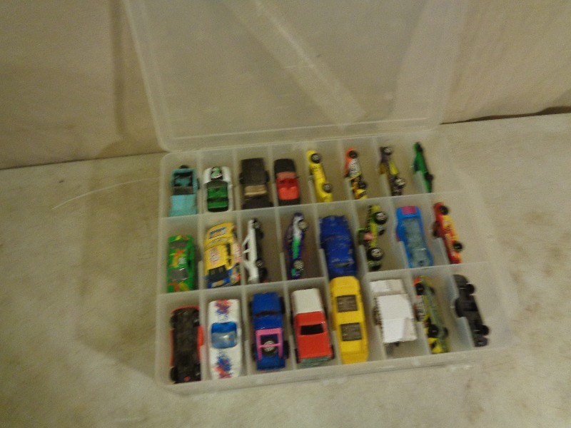 lot 190 image: Matchbox Cars in Case