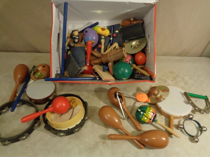 lot 193 image: Musical Instruments