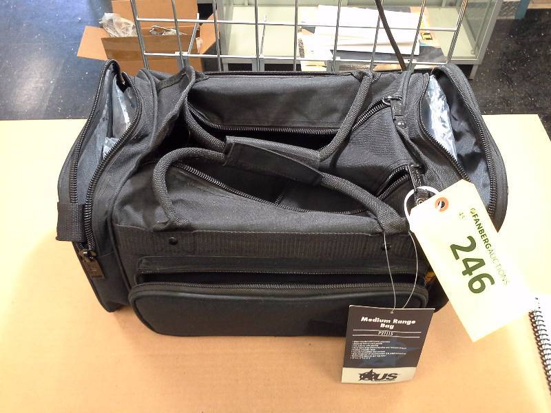 lot 246 image: US Peacekeeper Medium Range Bag