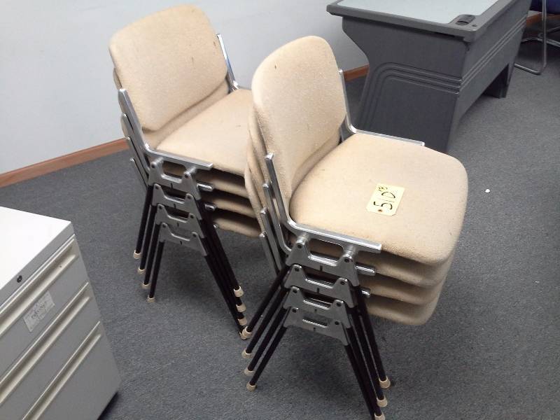 lot 510 image: (8) ClothMetal Office Chairs