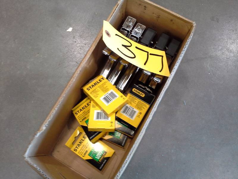 lot 377 image: 14 Staplers and Staples