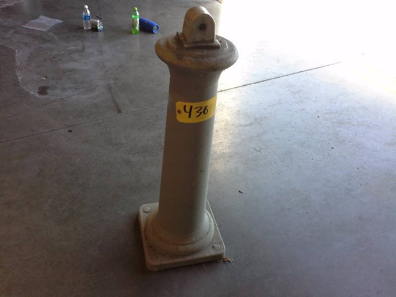 lot 436 image: Smokers Pillar