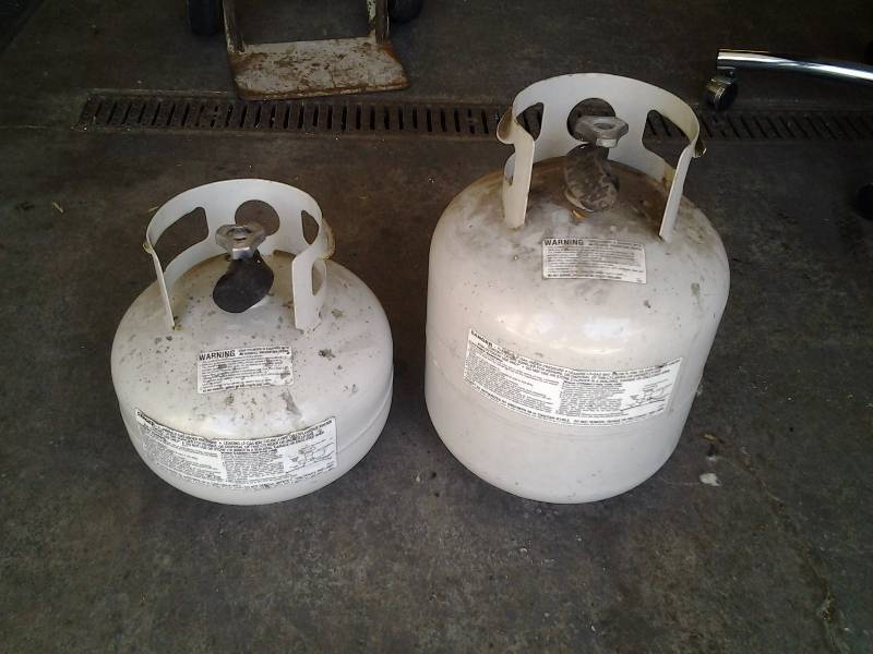 lot 15 image: 20 Lb. & 10 Lb. Propane Tanks