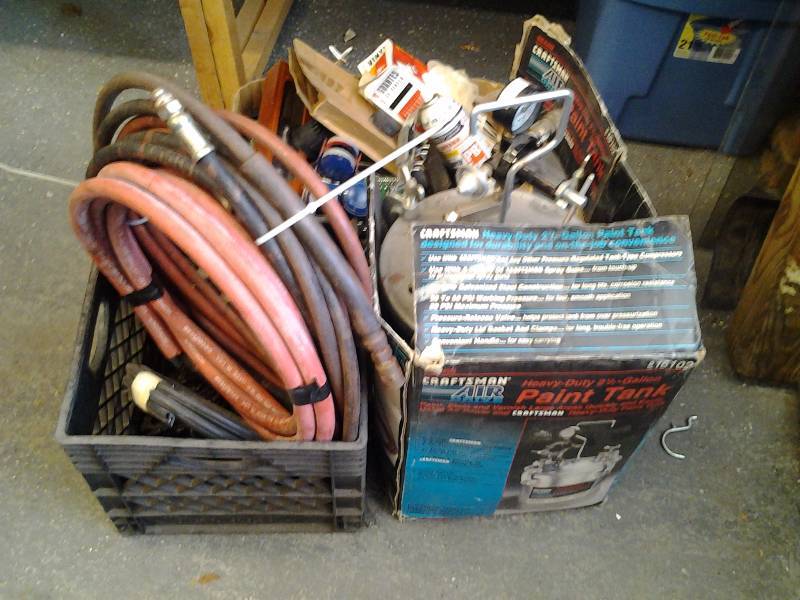 lot 35 image: Craftsman 2 12 Gallon Painting Pressure Rank, Air Hoses & More