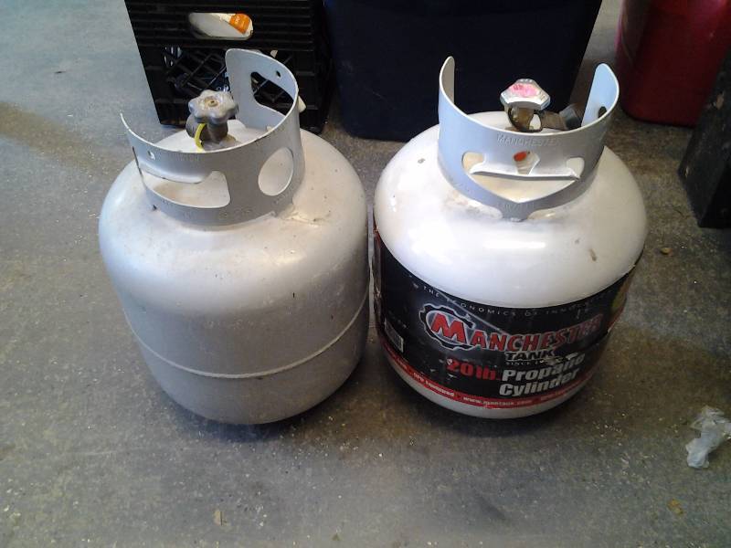 lot 42 image: 2 Propane Cylinders