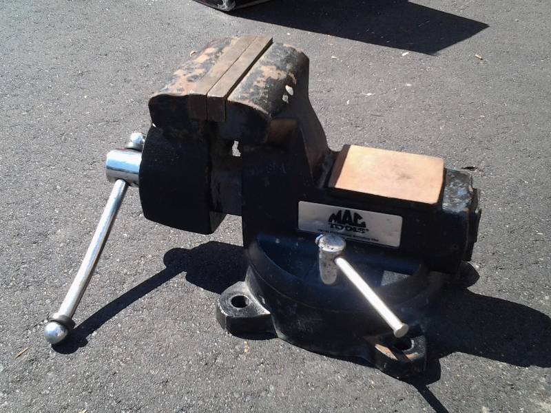 lot 48 image: MAC Tools Bench Vise #6A