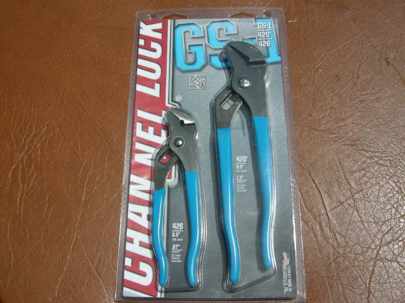 lot 40 image: Channel Lock Set