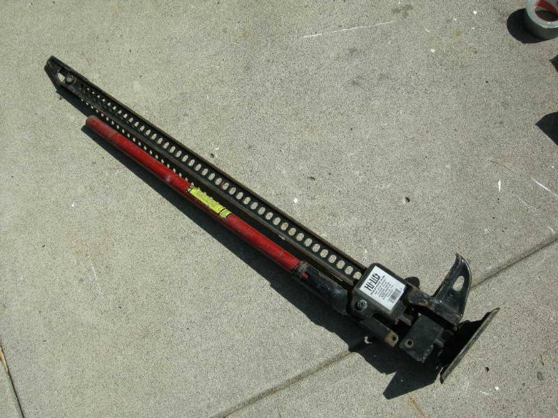 lot 36 image: Hi-Lift Vehicle Jack
