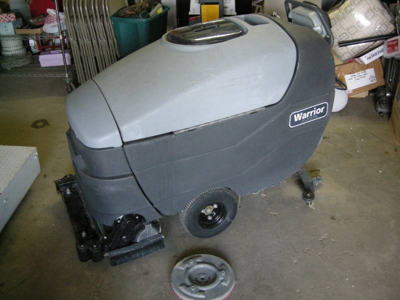 lot 3 image: Advance Warrior AXP Floor Scrubber