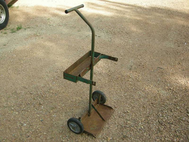 lot 49 image: Welding Tank Cart