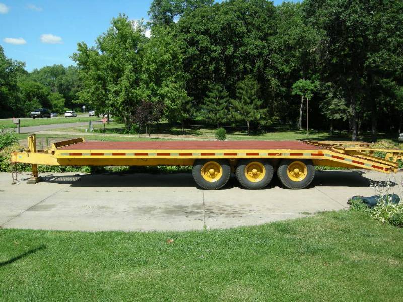 lot 1 image: Homemade trailer in the style of the Trail Eze brand